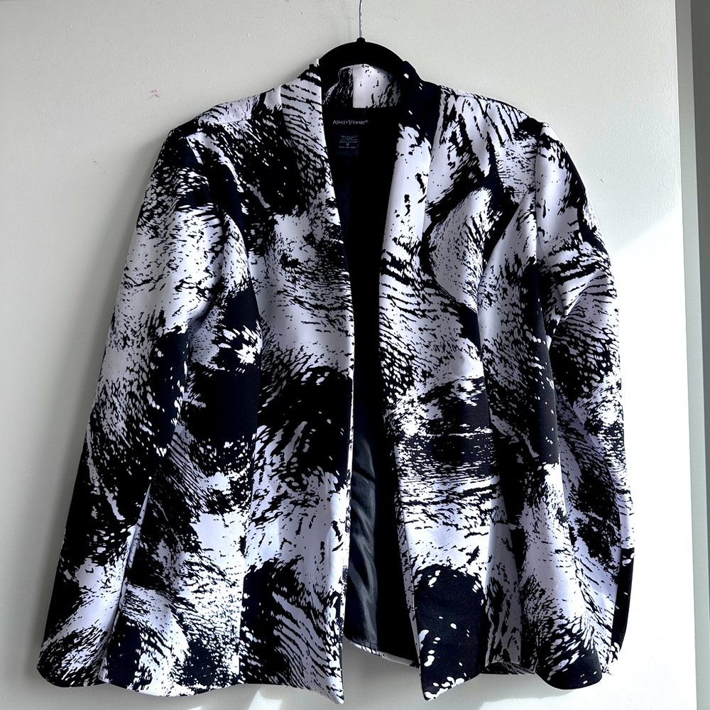 Black & White Print Blazer